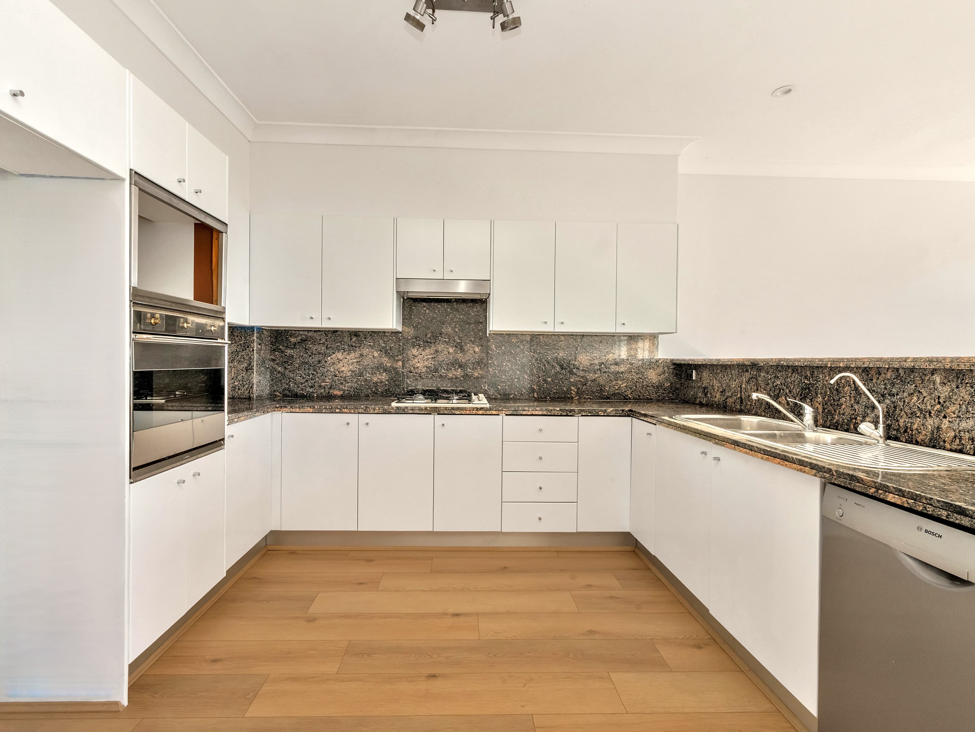 26 Waragal Avenue - Image 8