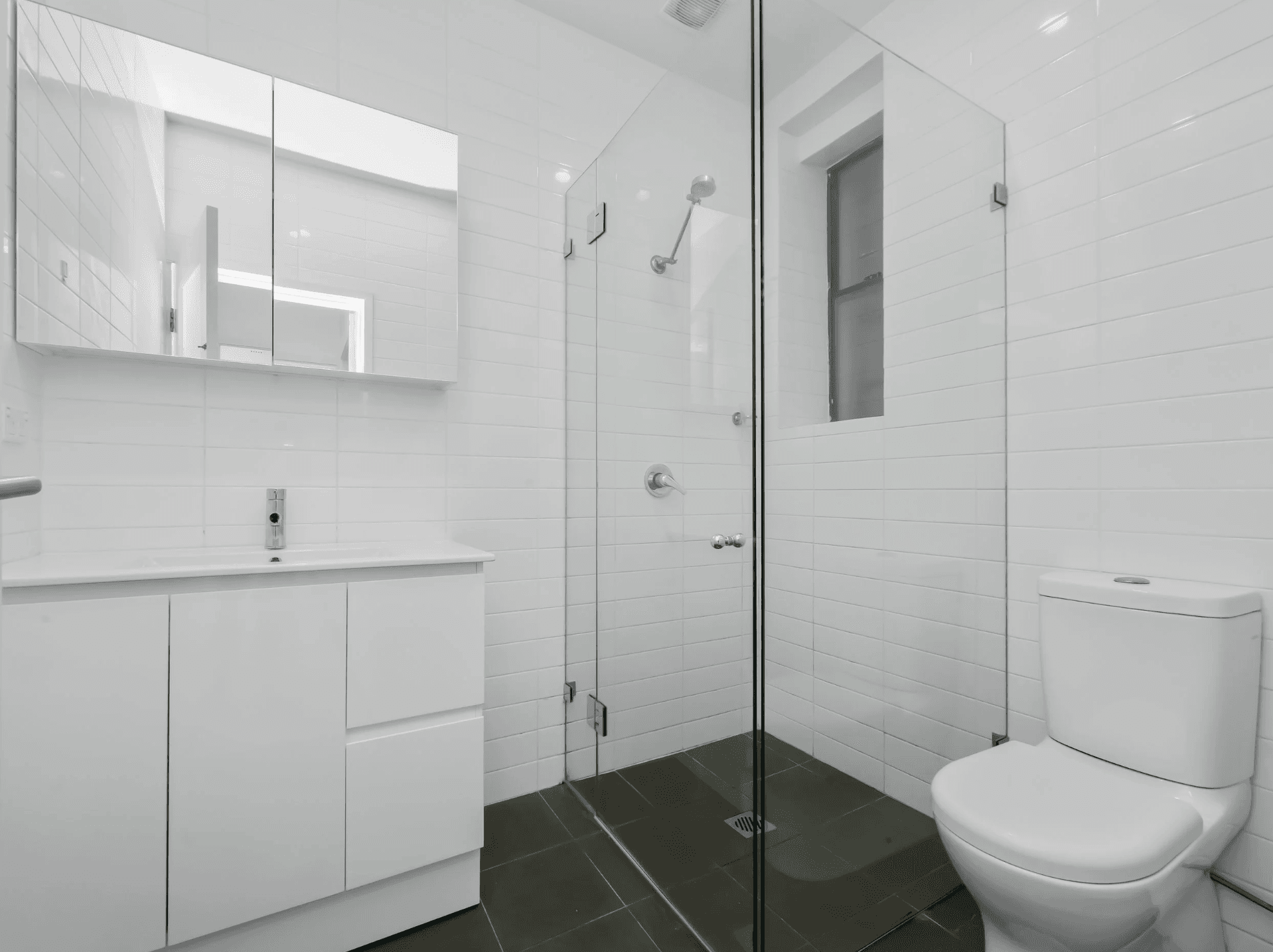 8/70 Arthur Street - Image 3