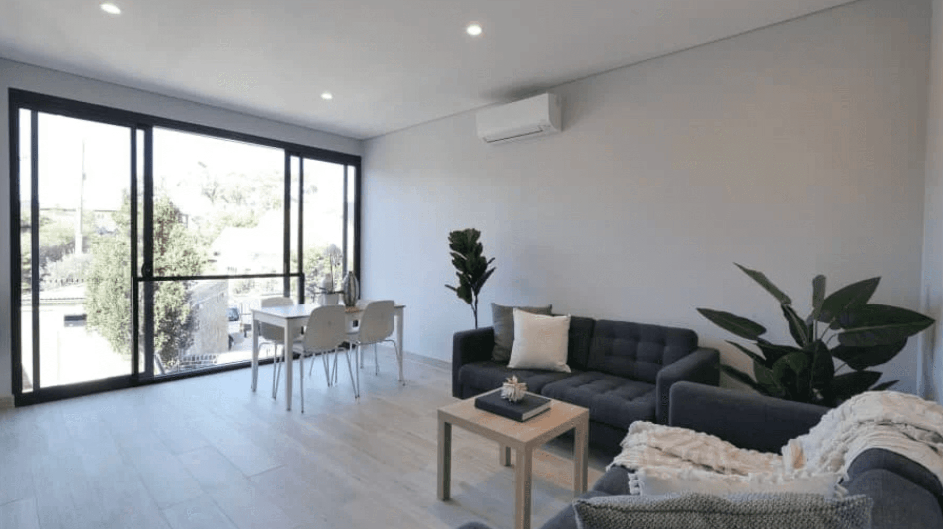 2/5 Canberra Street - Image 2