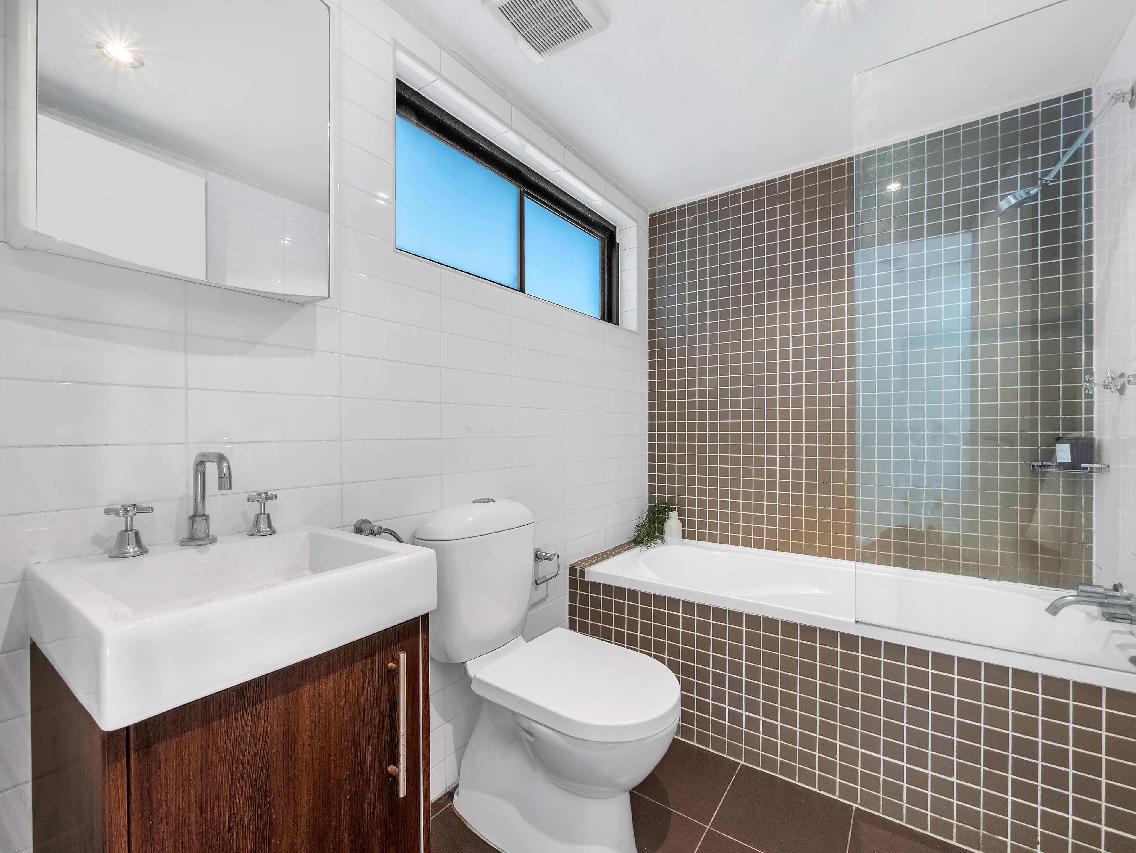 8/3 Hay Street - Image 7