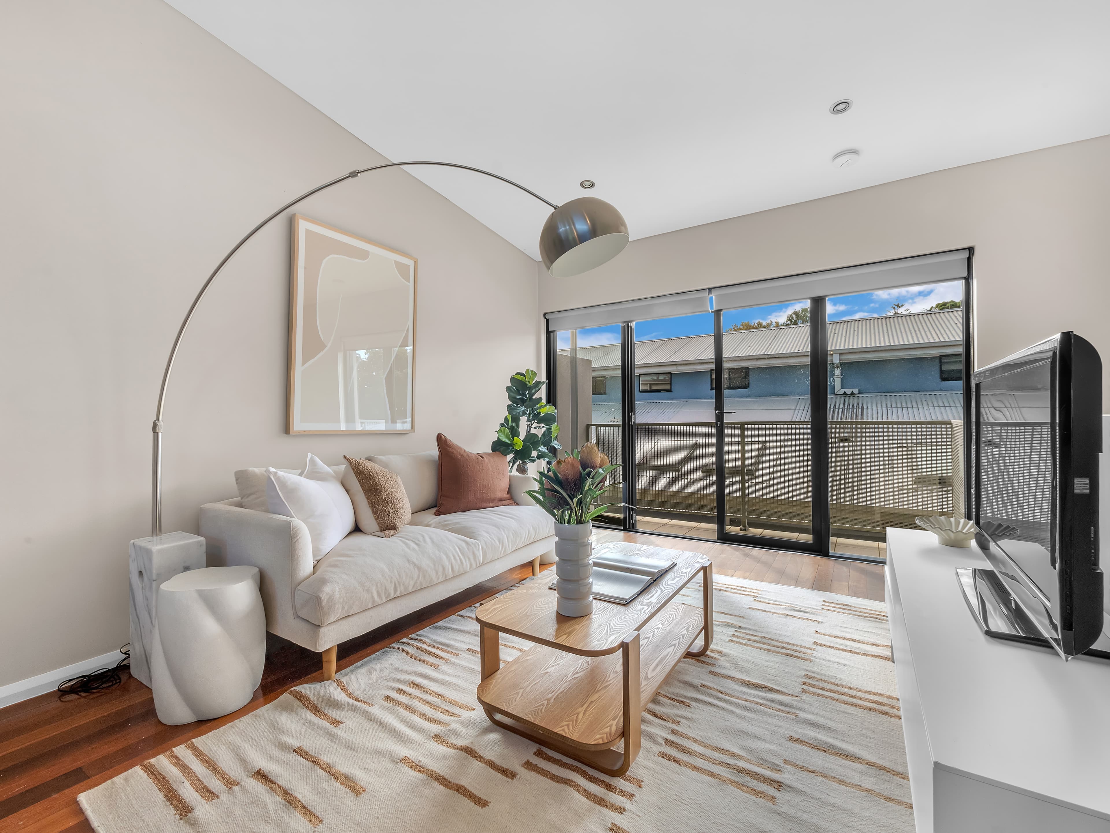 8/3 Hay Street - Image 4