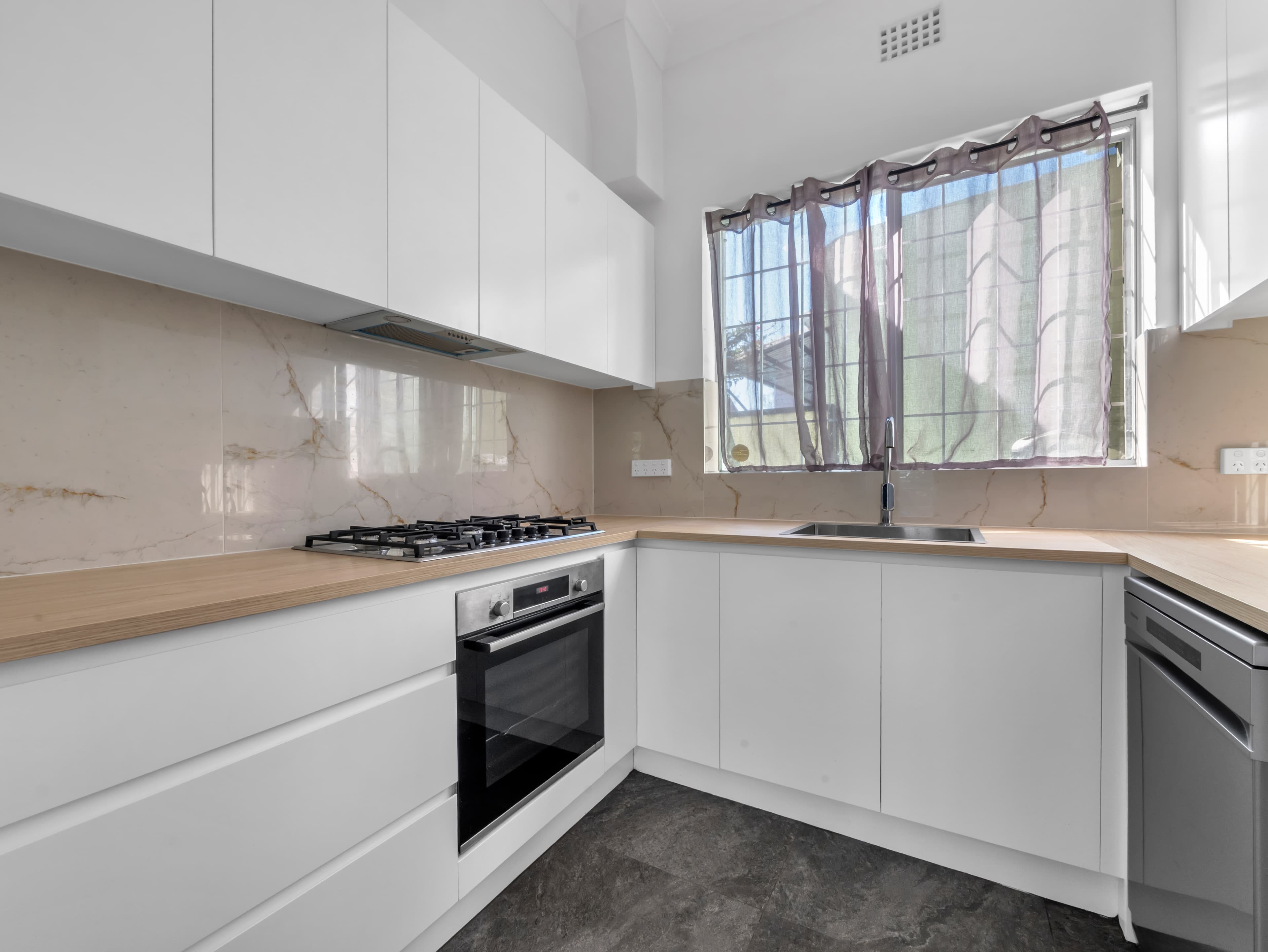 32 Hardie St - Image 4